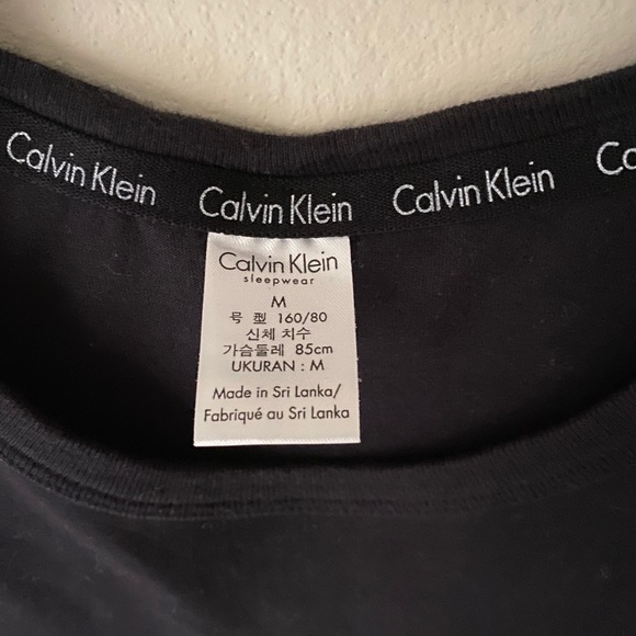 Calvin Klein Black Print Tee - Picture 2 of 2